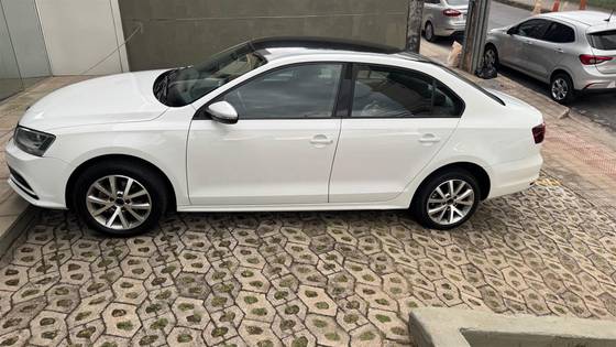 VOLKSWAGEN JETTA 1.4 16V TSI TRENDLINE GASOLINA 4P TIPTRONIC VOLKSWAGEN JETTA 1.4 16V TSI TRENDLINE GASOLINA 4P TIPTRONIC